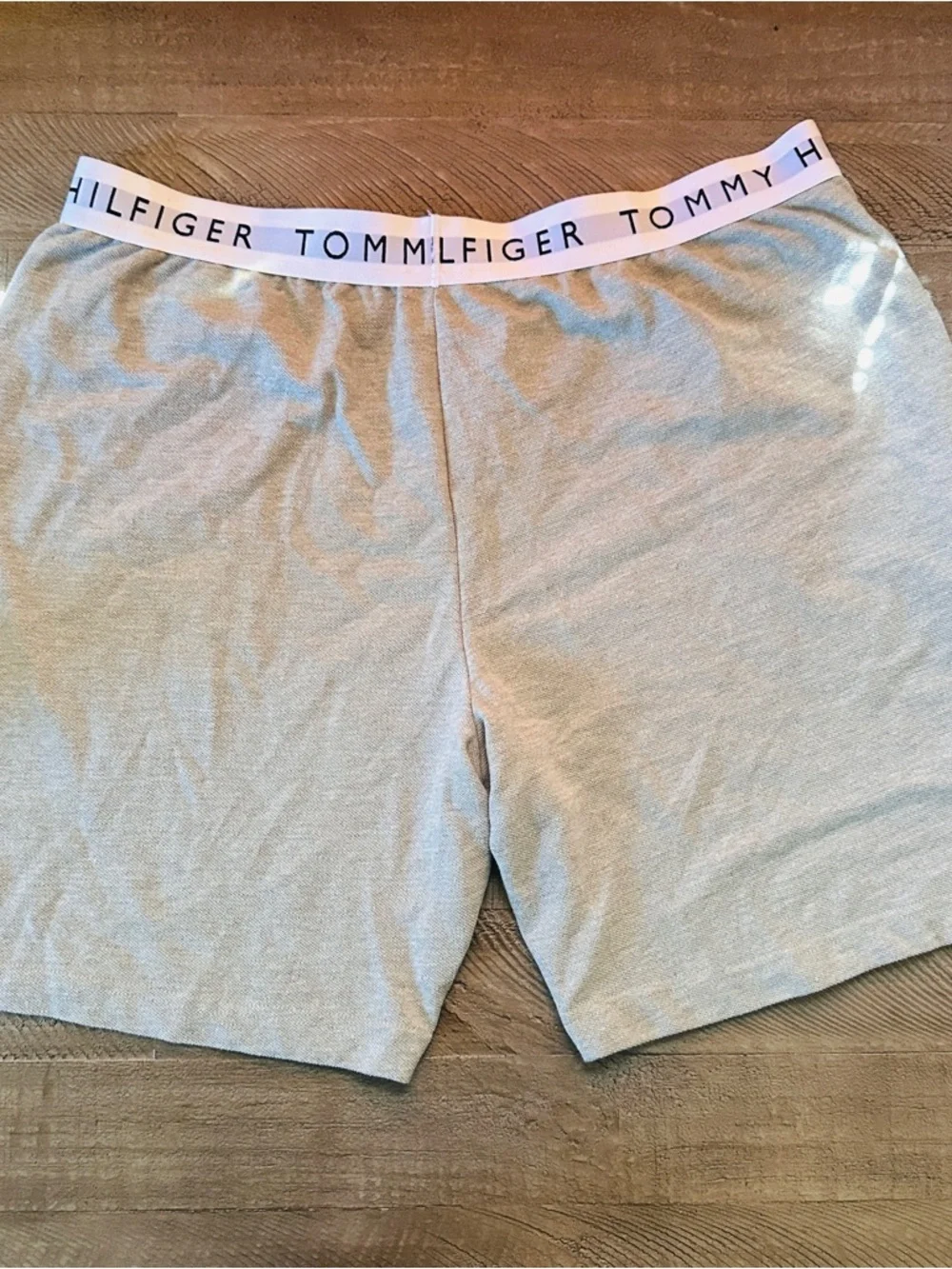 NWOT Tommy Hilfiger Men’s Gray Lounge Shorts Logo Waistband Large